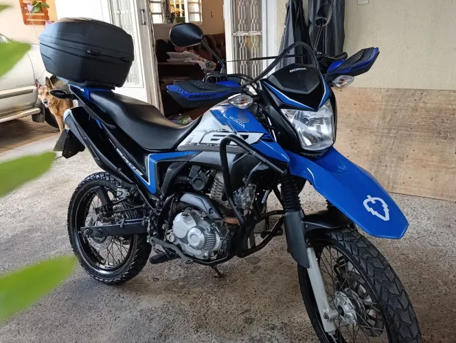 Honda Bros completa