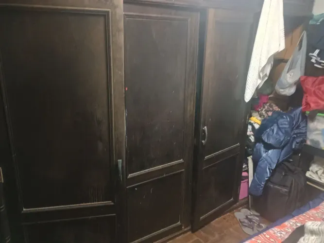 Guarda roupa antigo madeira maciça 