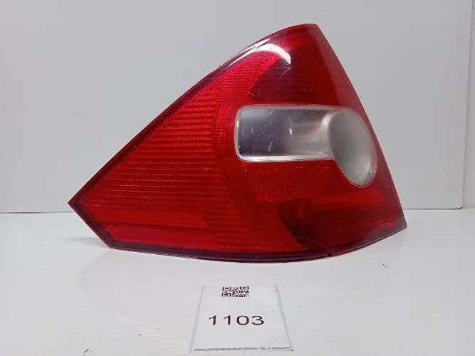 1103 Lanterna Esquerda Fiesta Sedan 2003 a 2010 c/ detalhe