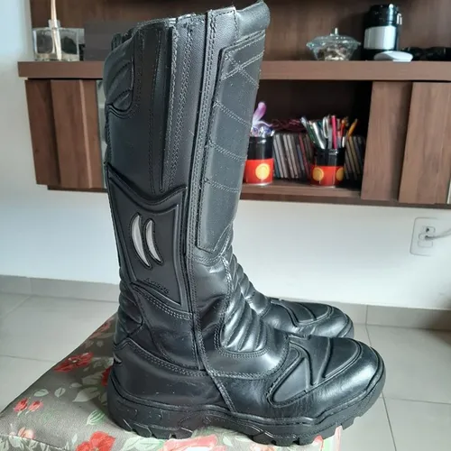 Bota motociclista, coturno Arroyo n°40 com 50% de desconto