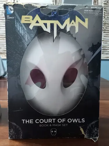 Máscara e livro Batman A Corte Das Corujas importado COLECIONADOR