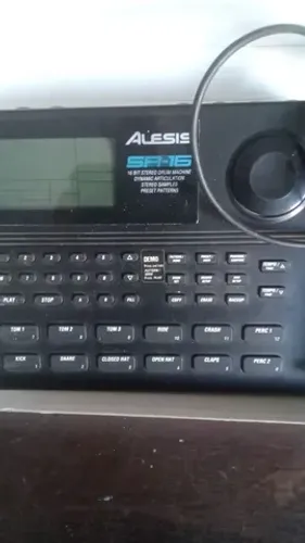 Bateria Eletrônica Programável Controladora Alesis Sr-16- Aceito Troca