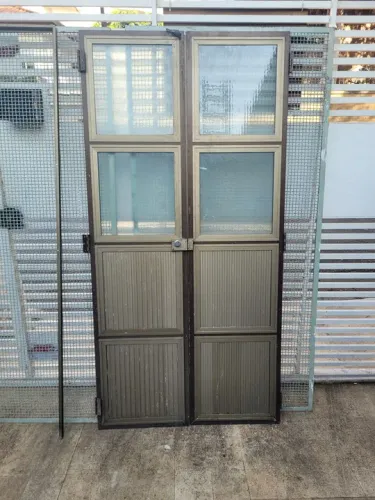 Porta portão entrada dupla em alumínio e vidros