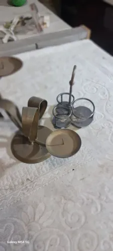 Castiçal e um porta molho 