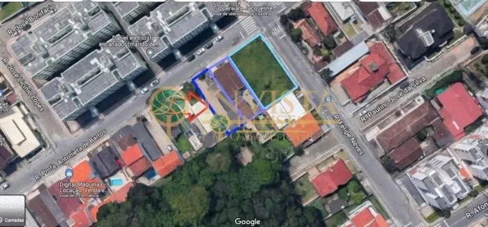 À venda | Terreno de 290 m² - Canto, em Florianópolis.