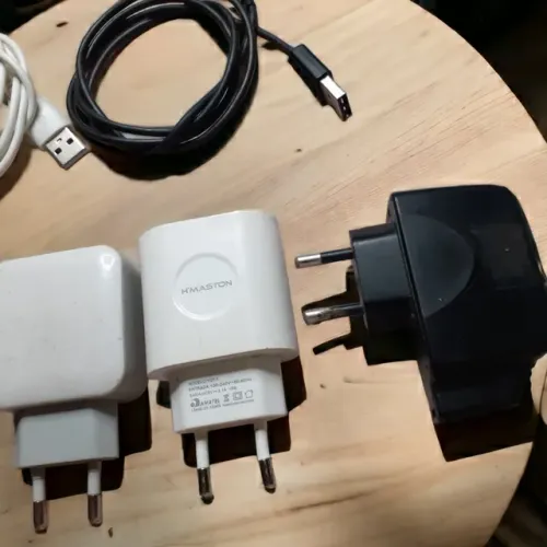 Caixinhas USB e carregadores portáteis