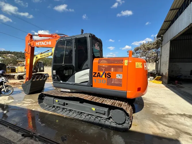 Escavadeira Hitachi ZX130 2017/17 