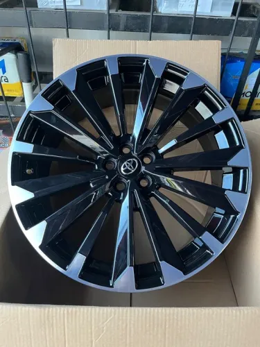 Roda Corolla aro 20 Black diamantada.