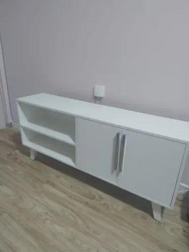 Rack para TV Branco com 2 Portas e 1 Prateleira
