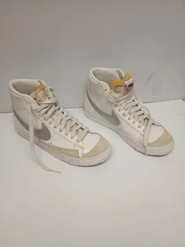 Nike Blazer Mid '77 Vintage - Clássico Raro tamanho 35