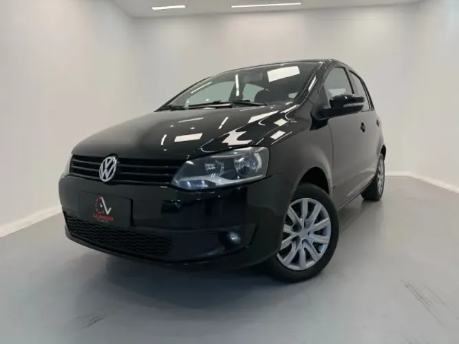 Volkswagen Fox 1.6 MI Total Flex 8V 2013 *Só R$5mil Entrada + R$1.190mês (Completo)