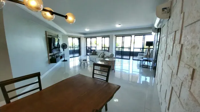 Imóvel para venda tem 270 metros quadrados com 4 quartos em Ponta Verde - Maceió - AL