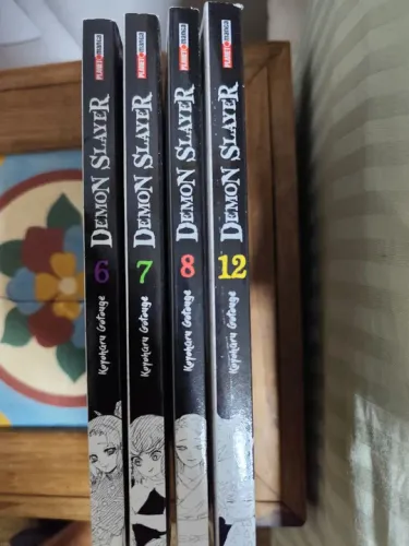 Vendo livros da coleção Demon Slayer