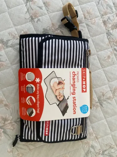 Trocador portátil NOVO Skip Hop