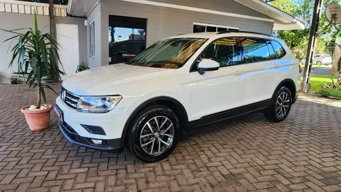 tiguan 5 lugares igual a zero km
