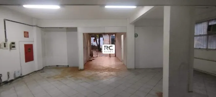 Loja de frente para rua com 165 m² de área, no Bairro Santa Rosa - Belo Horizonte.