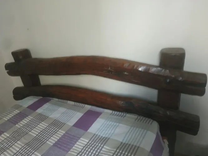 Cama em Madeira Maciça forte e resistente
