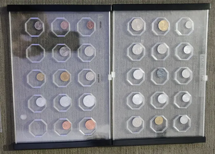 Coleção de Moedas  e Cédulas Antigas
