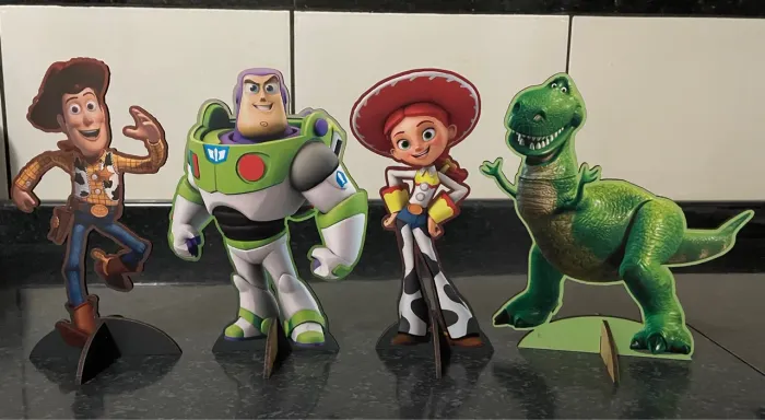 Display de mesa toy story 100% mdf