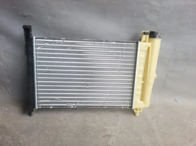 Radiador Uno Fiorino 2003 a 2013 Valeo ( Conferir modelo) 