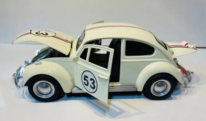 Miniatura Metal VW Fusca Herbie C/Luz E Som 1/18