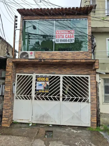 Excelente Casa 2 Pisos c/ 5 Qts sendo 4 Suítes prox. Bola do Coroado / Titulo Definitivo