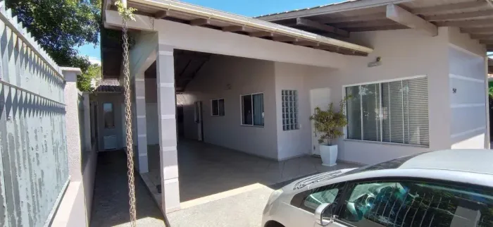 Casa para Venda em Florianópolis, Carianos, 4 dormitórios, 1 suíte, 2 banheiros, 4 vagas
