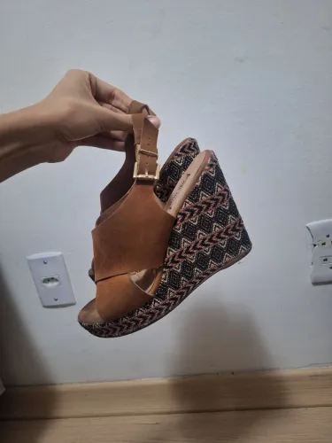Sandália salto plataforma