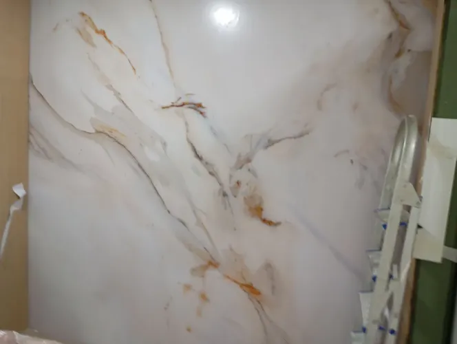 Instalador de papel de parede e adesivos