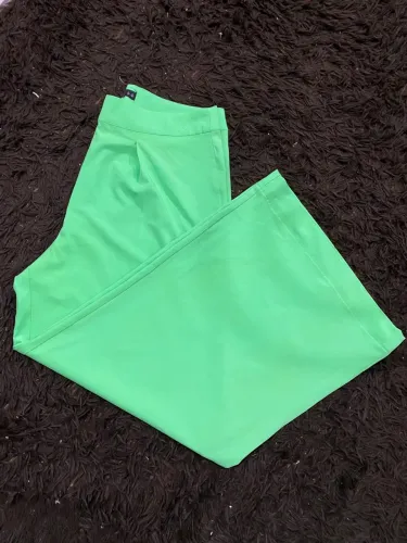 Calça verde feminina