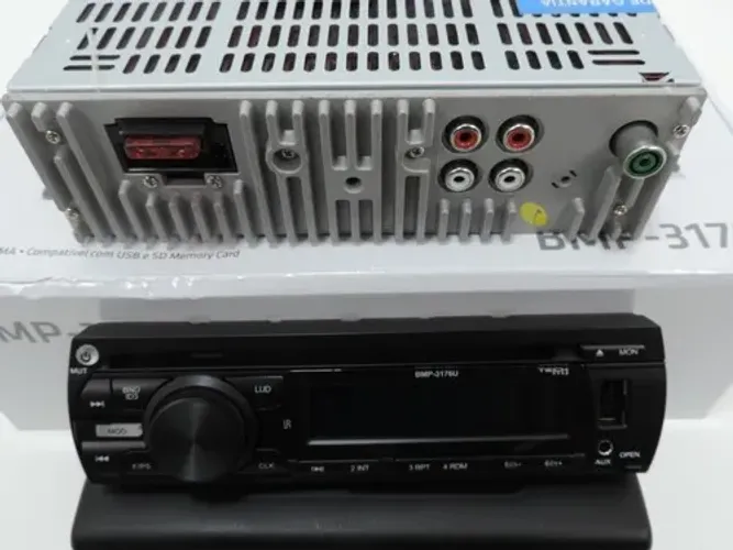 Auto Radio Som Booster BMP 3176U