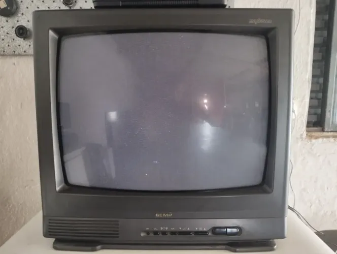 Tv de tubo 21 polegadas Semp( leia o anúncio) Guaianases