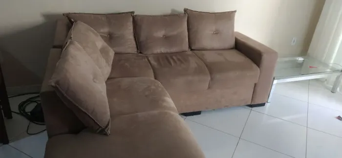 Sofá de canto bege pouco tempo de uso