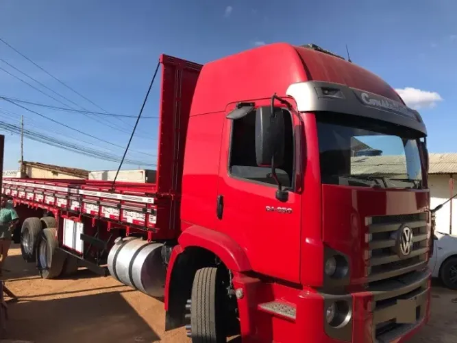 Vw 24250 teto alto carroceria 2011