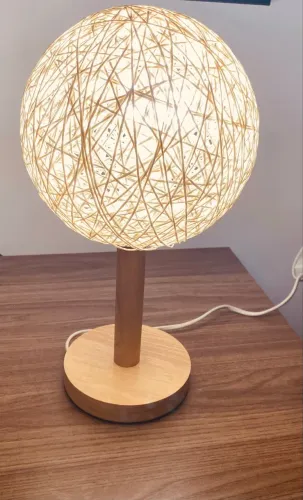 Abajur Decorativo Moderno em Madeira com Cúpula de Fios ? Lindo e Funcionando!