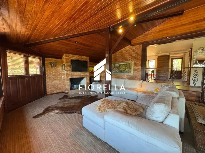 Casa alto padrão à venda no Condomínio Bosque das Mansões, São José-SC.