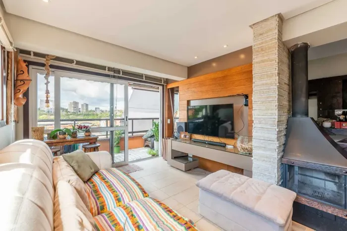 Cobertura exclusiva com piscina e vista para o Country Club