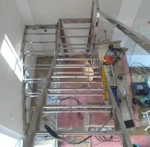 Escada de Aço Inox para sua Casa
