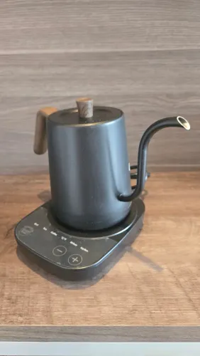 Chaleira Elétrica para Café com Controle de Temperatura