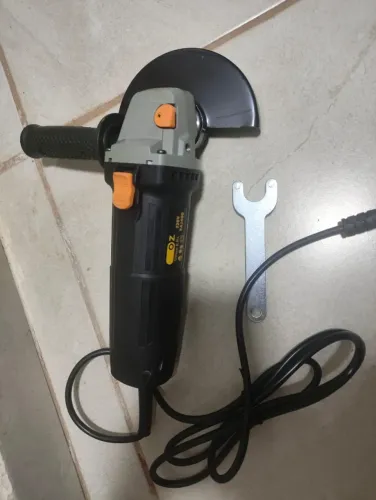 Esmerilhadeira Lixadeira Angular 4.1/2" Pol 115mm 710W Corte Lixa E Desbaste Oz