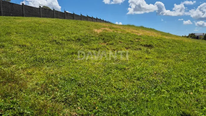 Terreno de esquina à venda no Condomínio Entre Verdes em Campinas na Davanti Imóveis.
