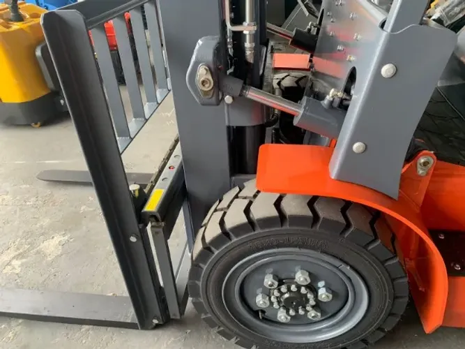 EMPILHADEIRA DIESEL 50HP 3 TONELADAS ELEVAÇÃO 3MT