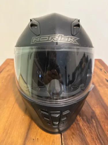 Vendo capacete com Viseira interna!