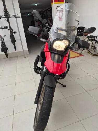 Vendo ótima moto BMW G650 ano 2013 