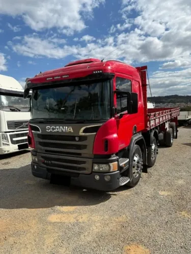 Scania P310 8x2 carroceria 2014