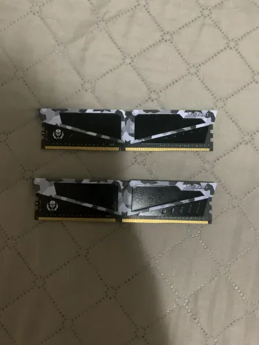 2 Pentes Mémoria Ram Pichau Vulcan T-Force 8g DDR4 3000Hz 