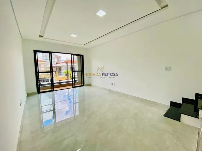 SOBRADO COM 03 QUARTOS E 03 VAGAS À VENDA NA PENHA