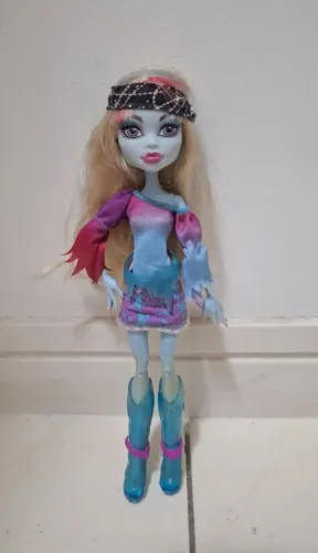Boneca Monster High-Abbey Bominable festival de música
