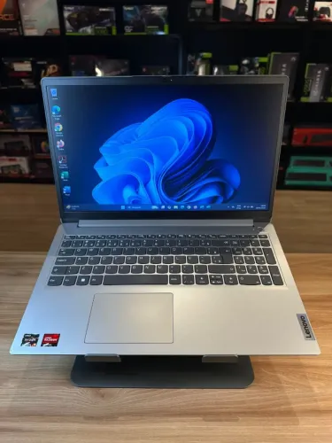 Notebook Lenovo ideapad ryzen 3 7320U / SSD 256gb / Seminovo (Loja Física)