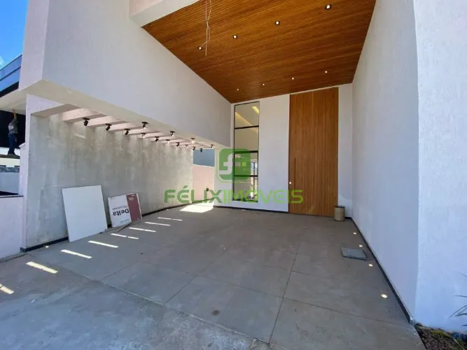 Casa 3 quartos, 4 vagas em condomínio fechado - Vespasiano MG